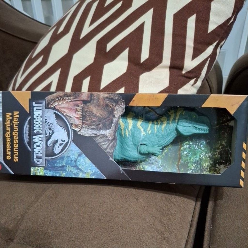majungasaurus jurassic world mattel