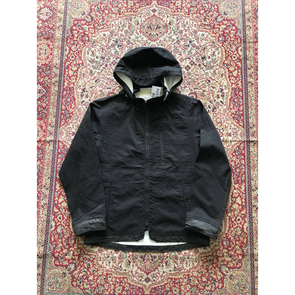 White mountaineering outdoor 3 layer waterproof jacket  i121