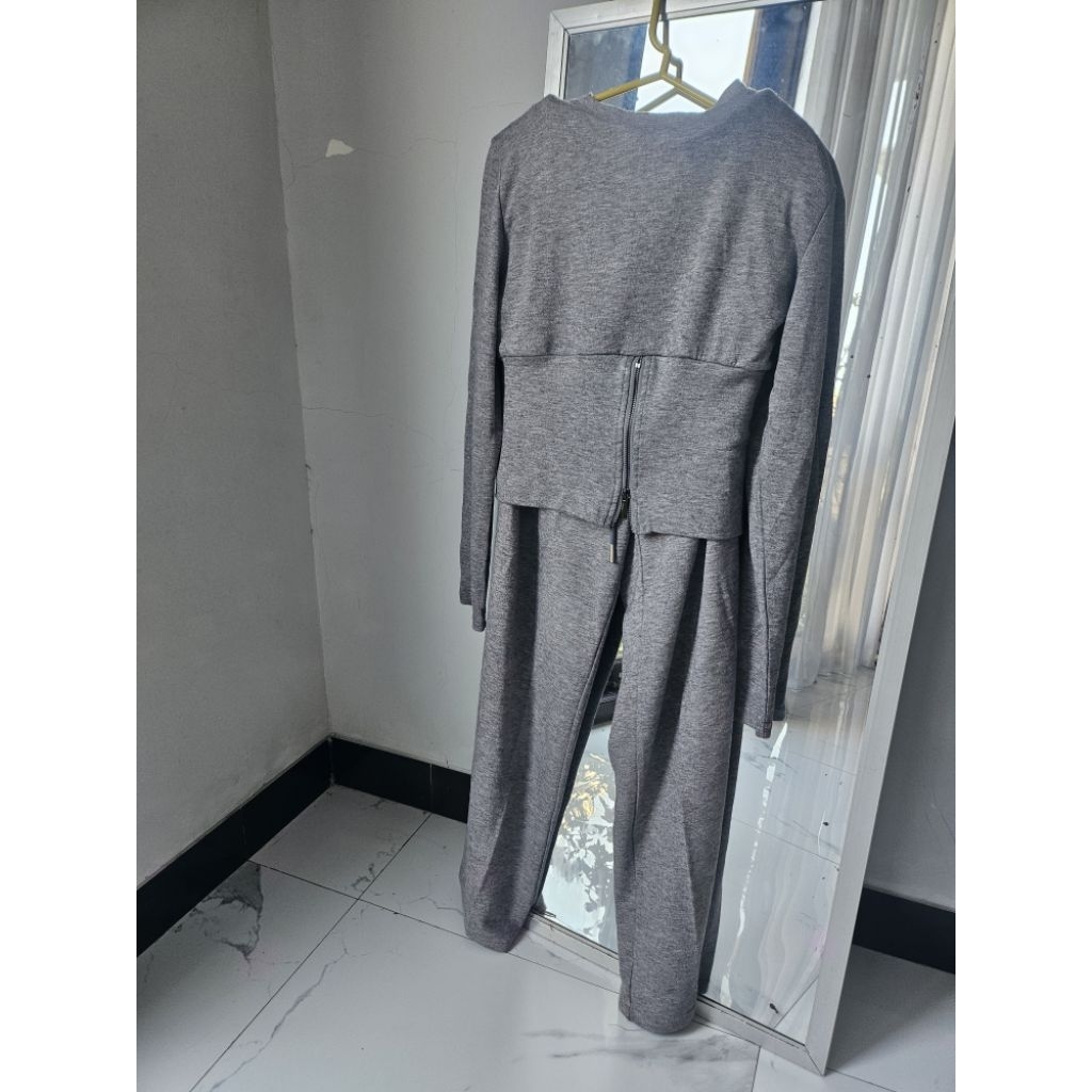 preloved blouse pleats premium,one set