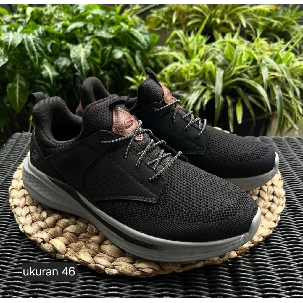 sepatu skechers ukuran 45 dan ukuran 46