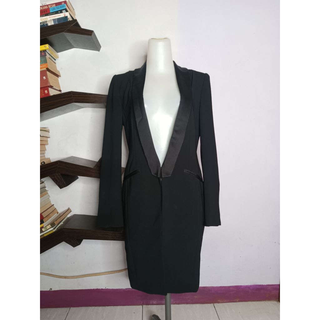 The Izzat Collection Long Blazer