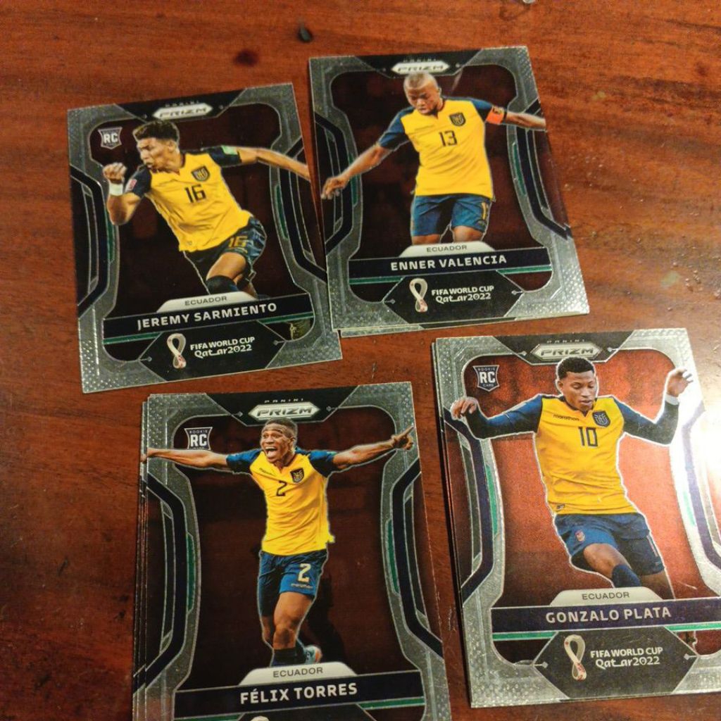 kartu bola panini prizm world cup 2022 ecuador base card