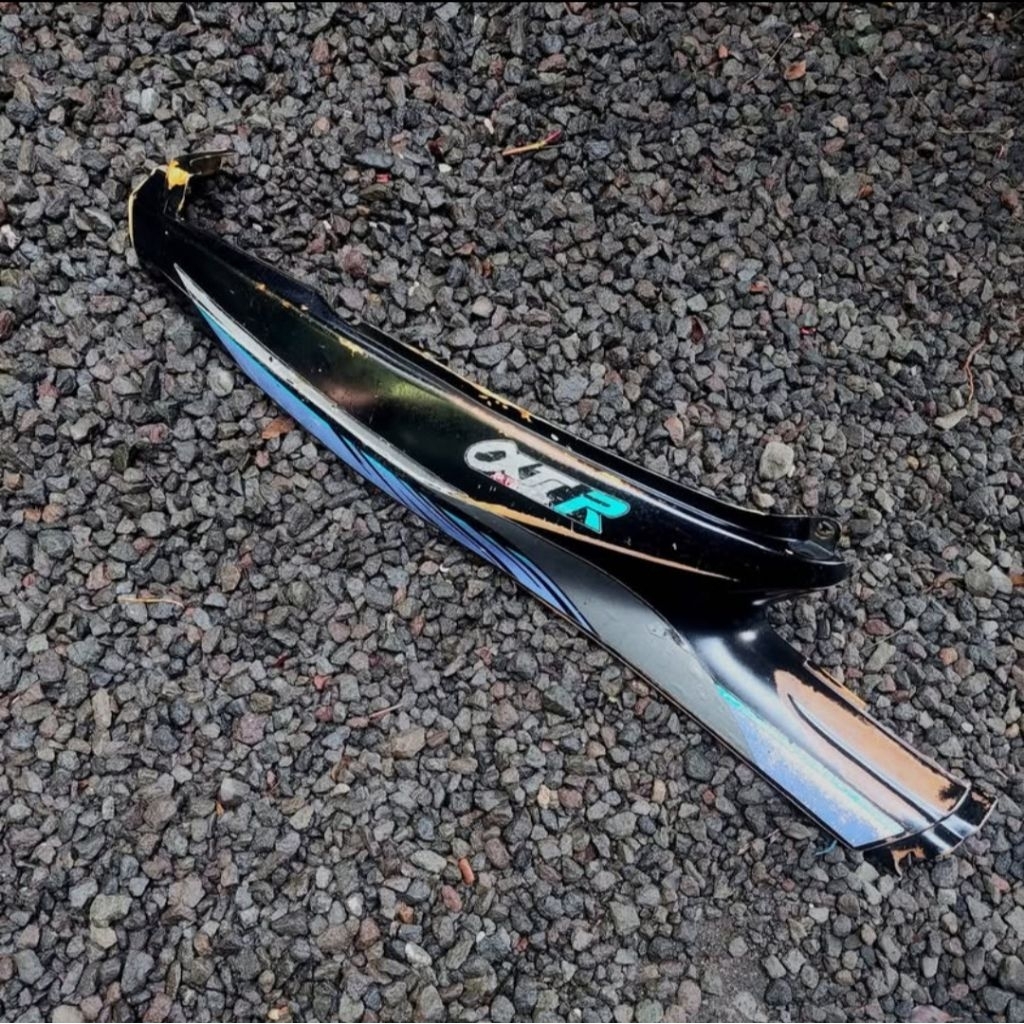 Cover body yamaha alfa sebelah kanan( original - bekas copotan )