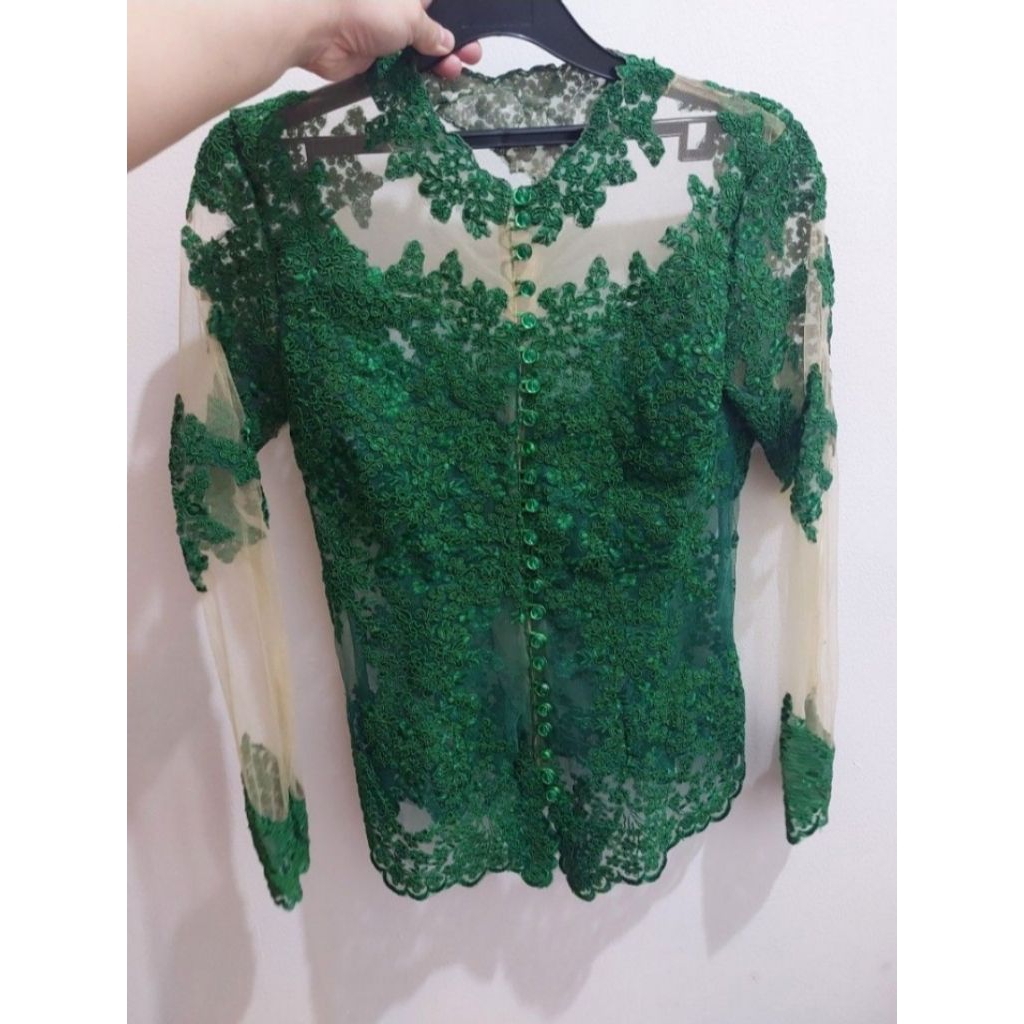 Kebaya Brukat Hijau Emerald Wisuda Oneset Atasan, Long torso, Dan Rok