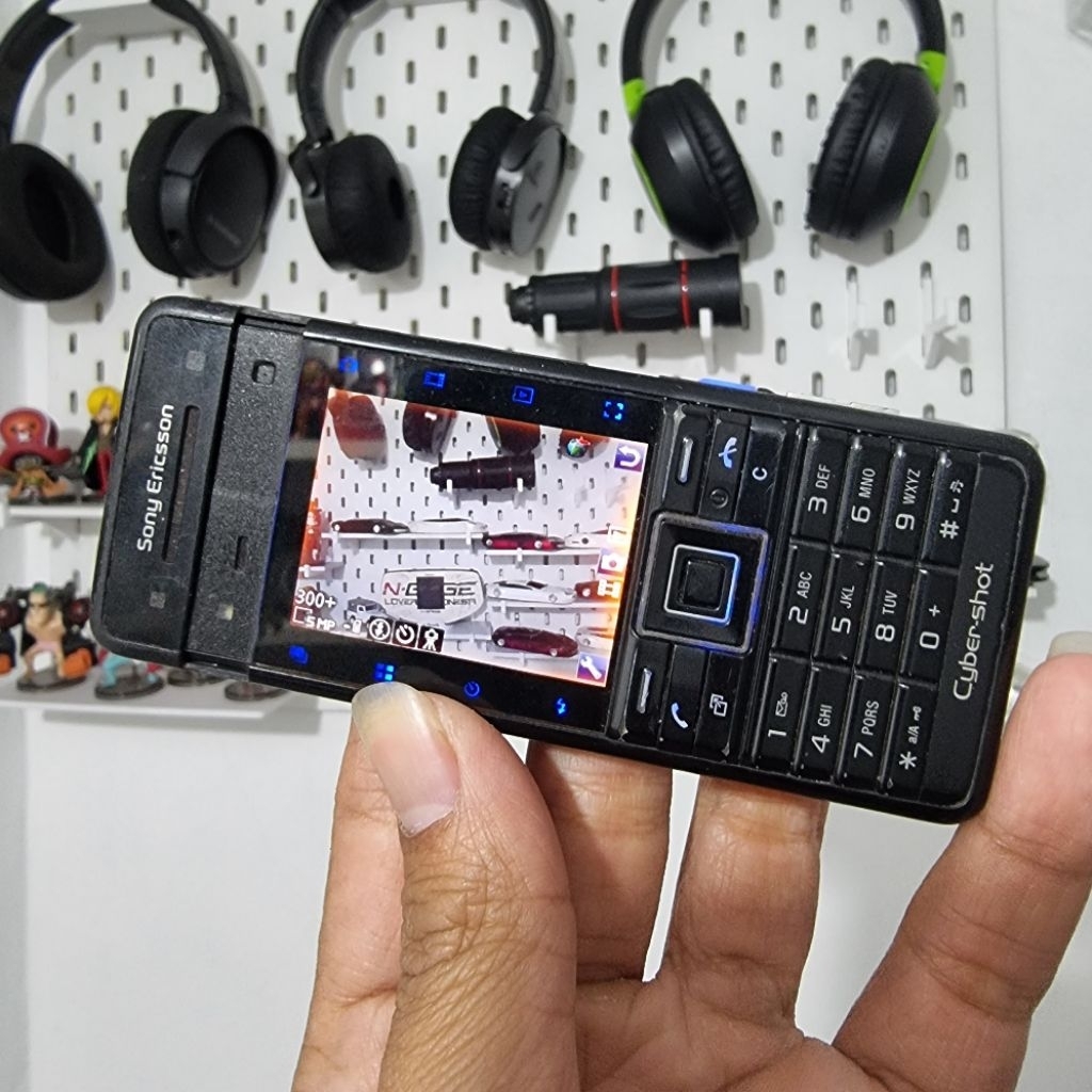 SONY ERICSSON C902 , ADA MINUS