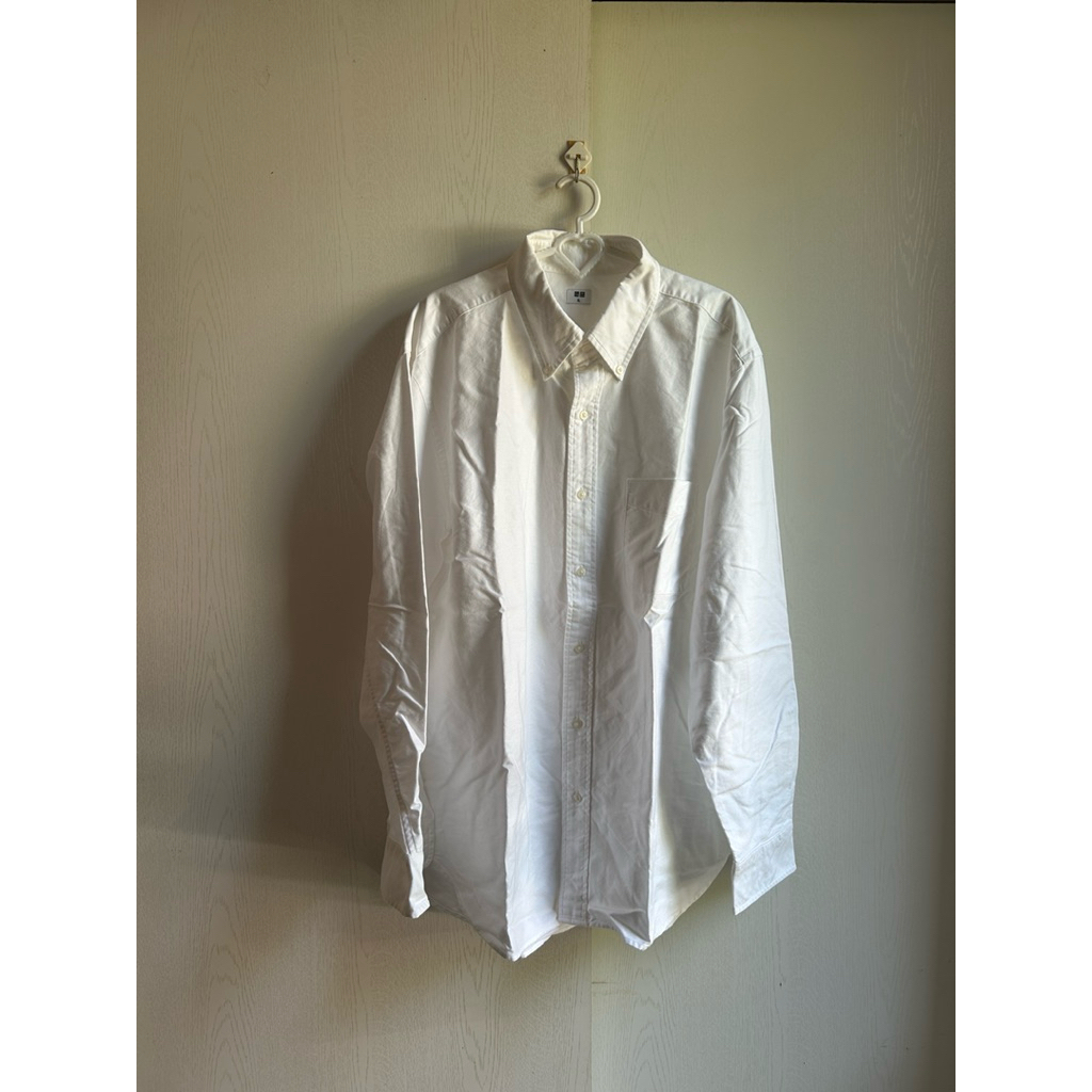 Kemeja Oxford Uniqlo putih