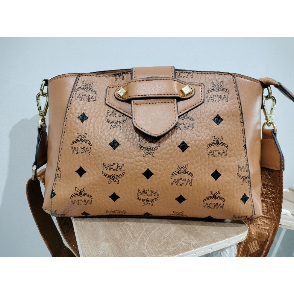 Tas MCM / Tas Branded / Tas Preloved / Tas Slempang / Tas Cantik / Tas Keren / Tas Wanita