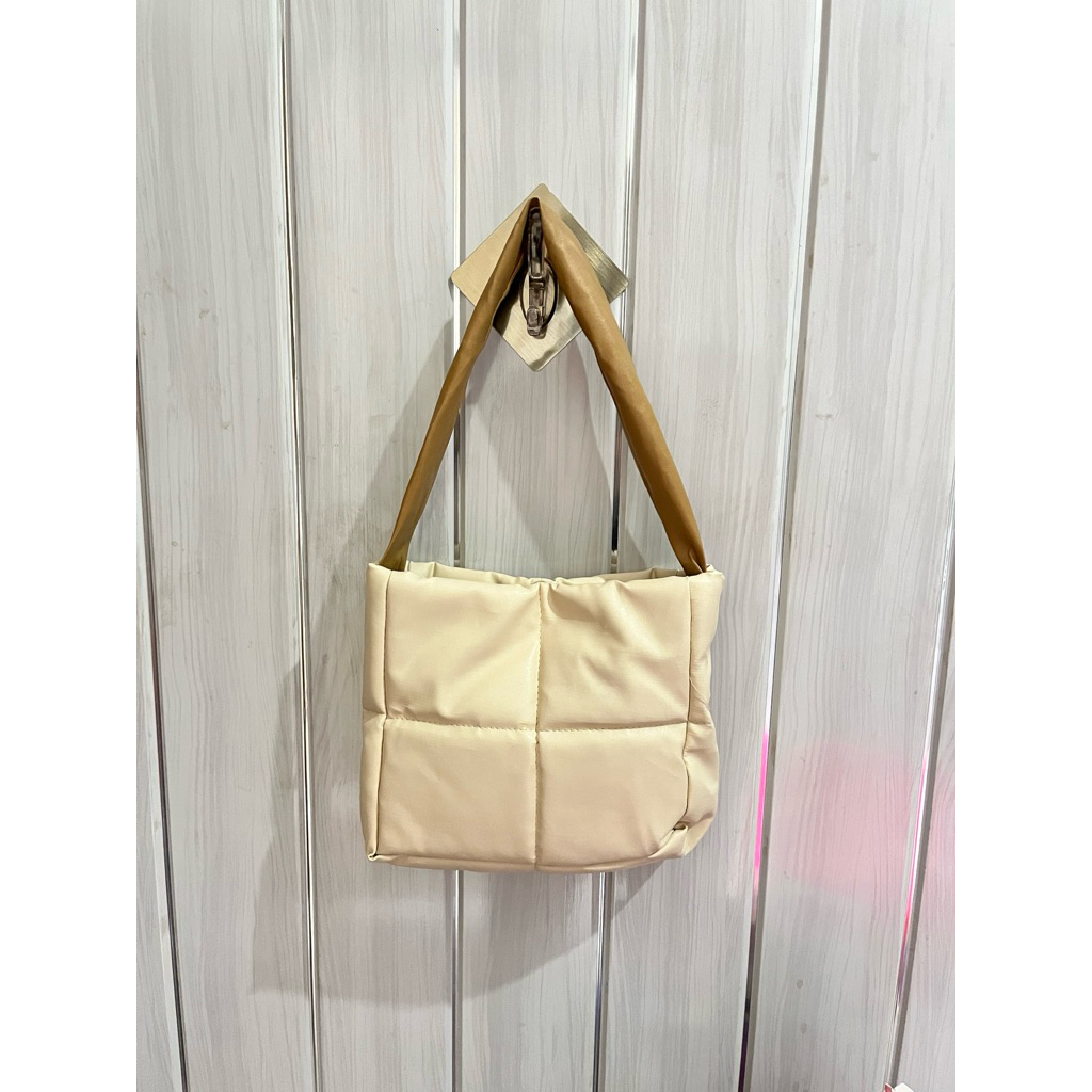 PRELOVED TAS 20 ribuan by din