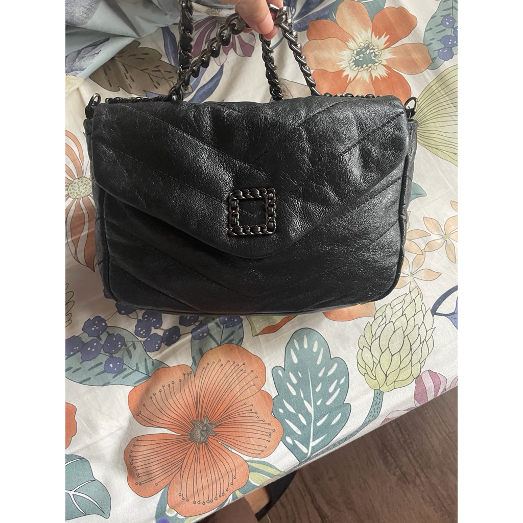 Preloved RL (Rouge & Lounge) hobo bag original