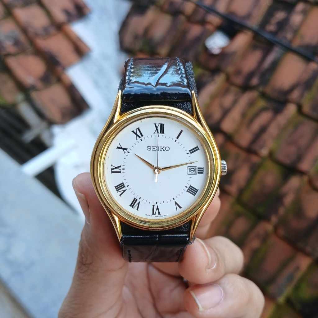 Vintage Seiko Quartz Roman Dial