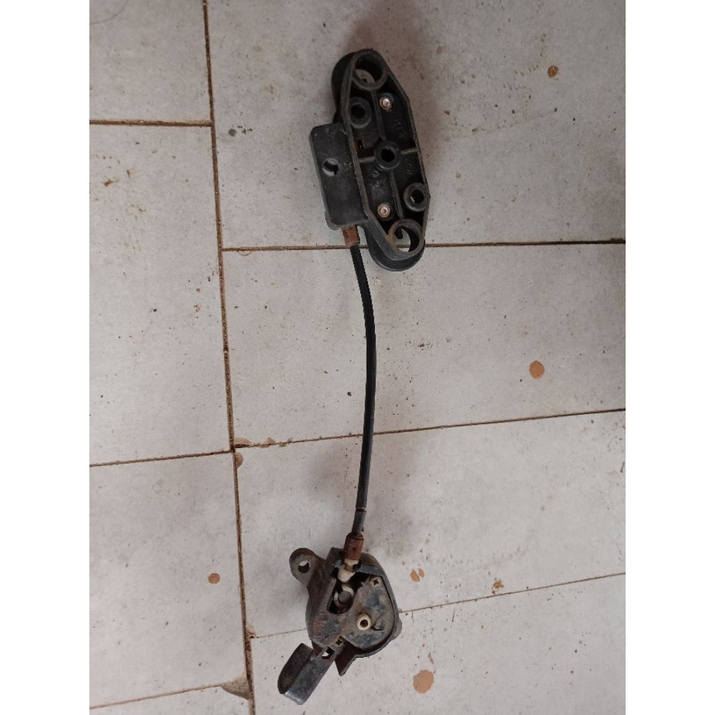Kuncian jok belakang Suzuki thunder 125 original