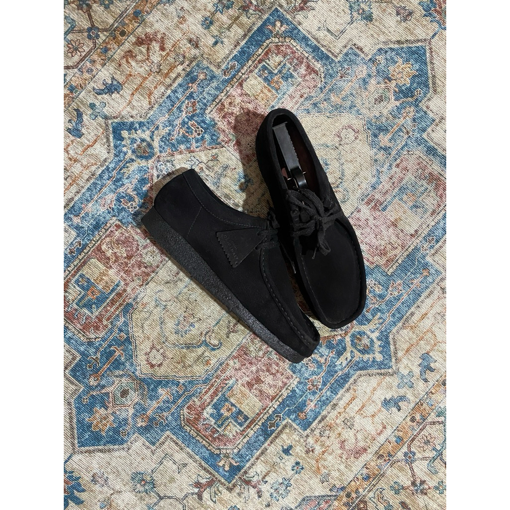 clarks wallabee black