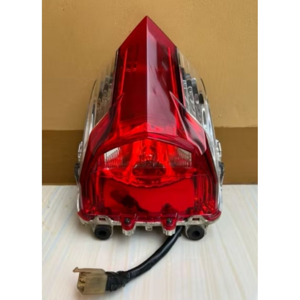 stop lampu belakang honda sonic 150 copotan original