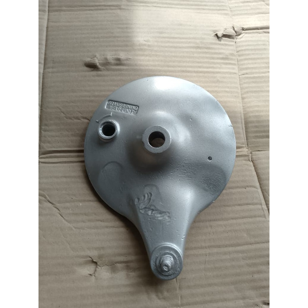 tutup kampas tromol belakang Suzuki RGR thunder original