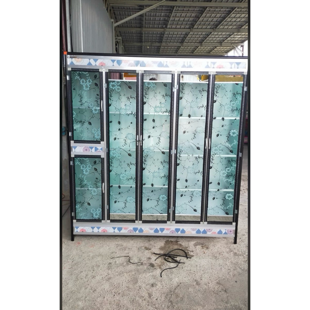 Lemari Rak Piring Kaca 5 Pintu Tutup