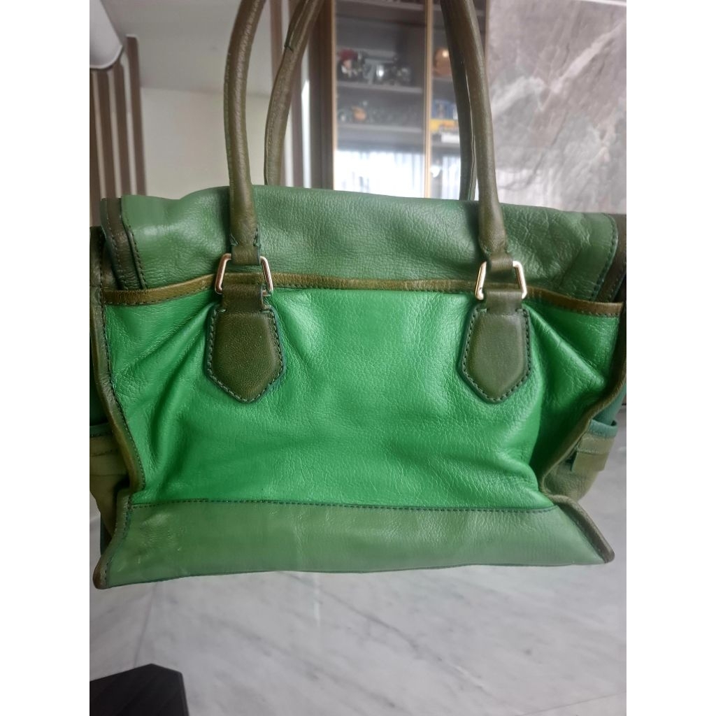 tas  top handle n bisa selempang juga tas Colehaan