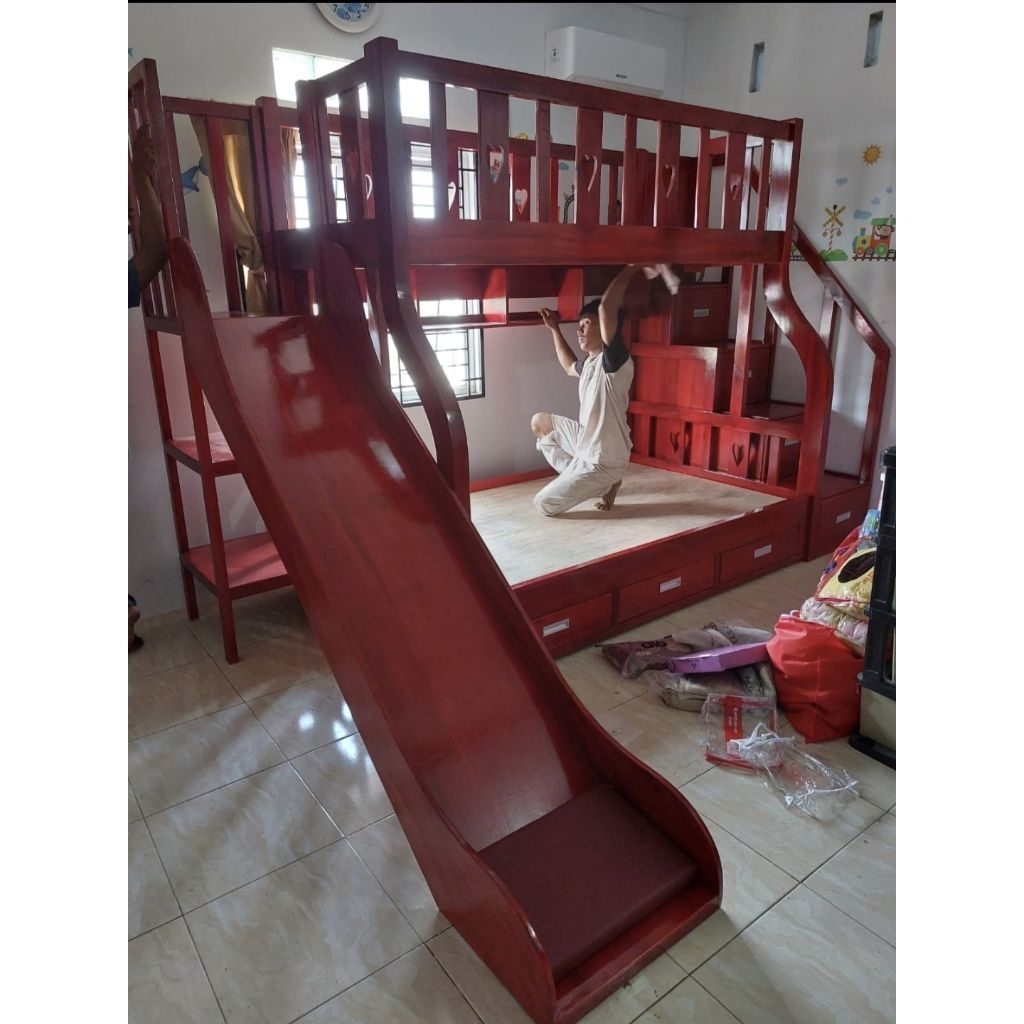 Tempat Tidur tingkat perosotan