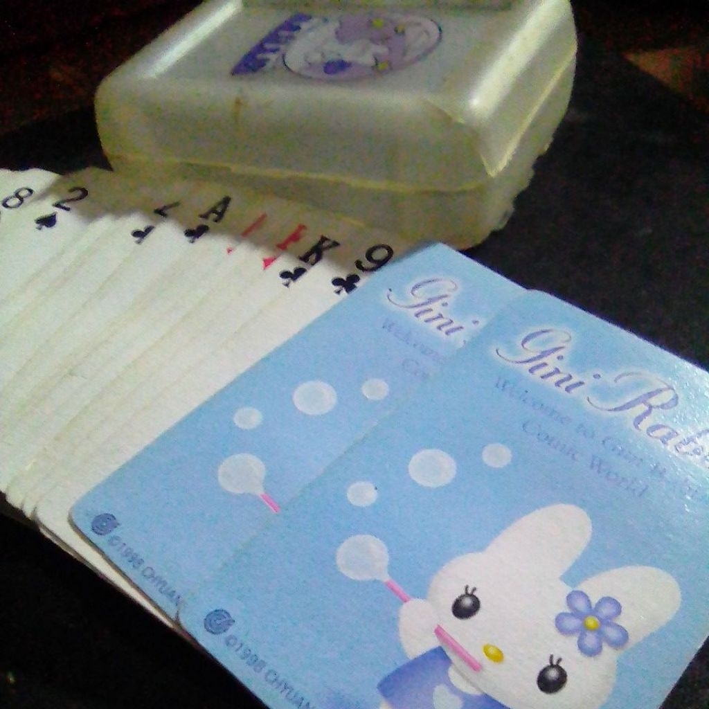 Kartu kecil koleksi mainan gambar lucu