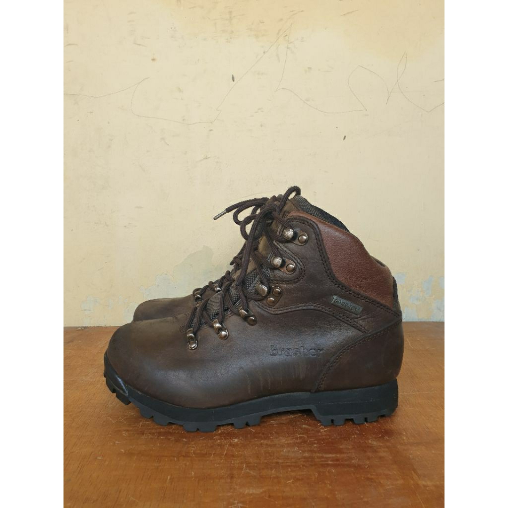 Sepatu Boots Vintage Hiking Brasher Azuma GTX Outdoor Goretex Leather Brown Size 39