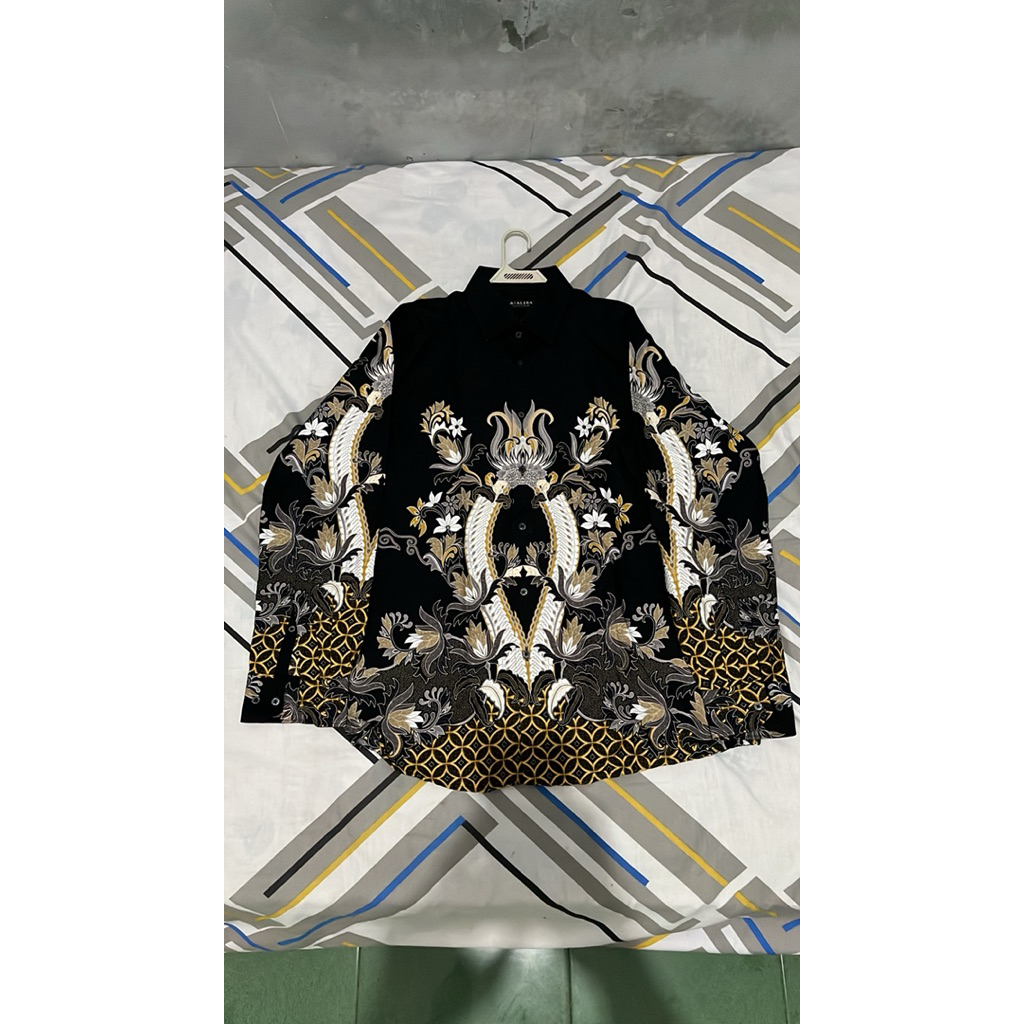 Kemeja batik alisan