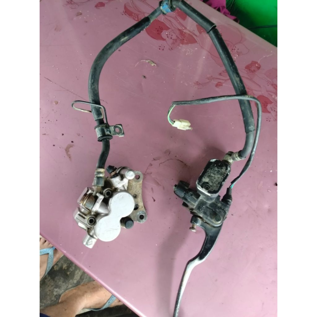 Master rem depn Suzuki satria hiu lumba