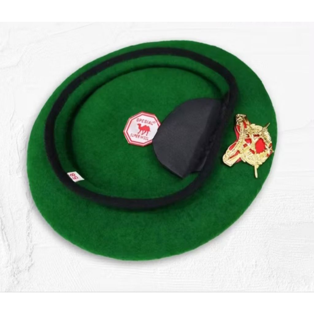 Baret Kacamata Hijau Camel Baret + Emblem Ukuran 55-60