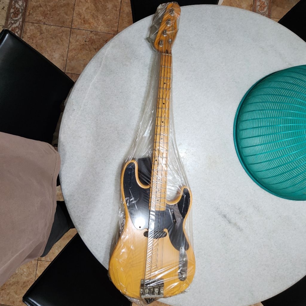 Gitar Bass Squier Classic Vibe 50s Precision