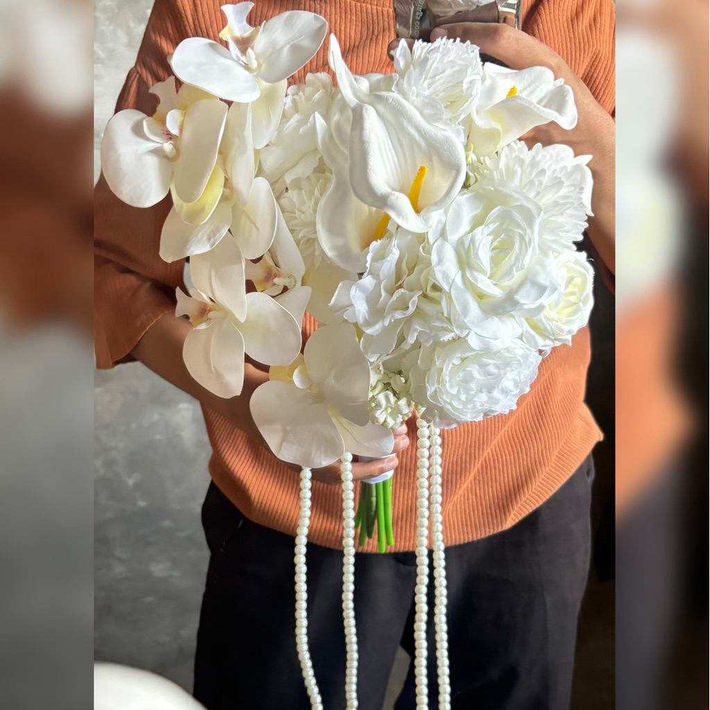 READY Calla Lily Anggrek Bridal Bouquet/wedding bouquet pearl/buket bunga calla lily anggrek pearl