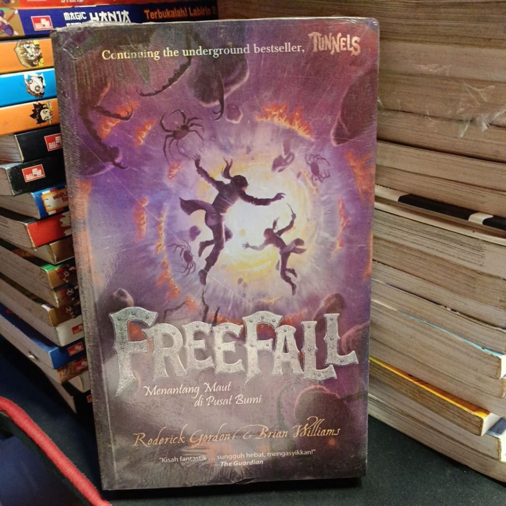 Novel Free Fall tunnels Series Kary Roderick Gordon & Brian Williams original bahasa indonesia
