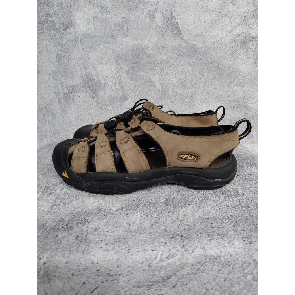 SANDAL KEEN NEWP0RT H2 NUBUCK LEATHER BROWN WATERPROOF SECOND ORIGINAL LIKE NEW