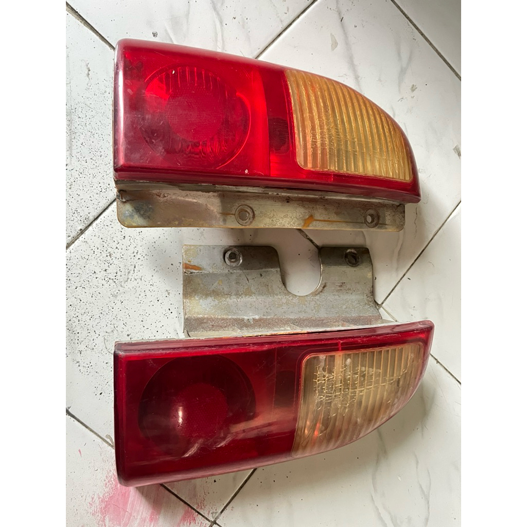 stoplamp suzuki escudo atau stoplamp suzuki escudo xl7 atau stoplamp suzuki grand escudo atau lampu 
