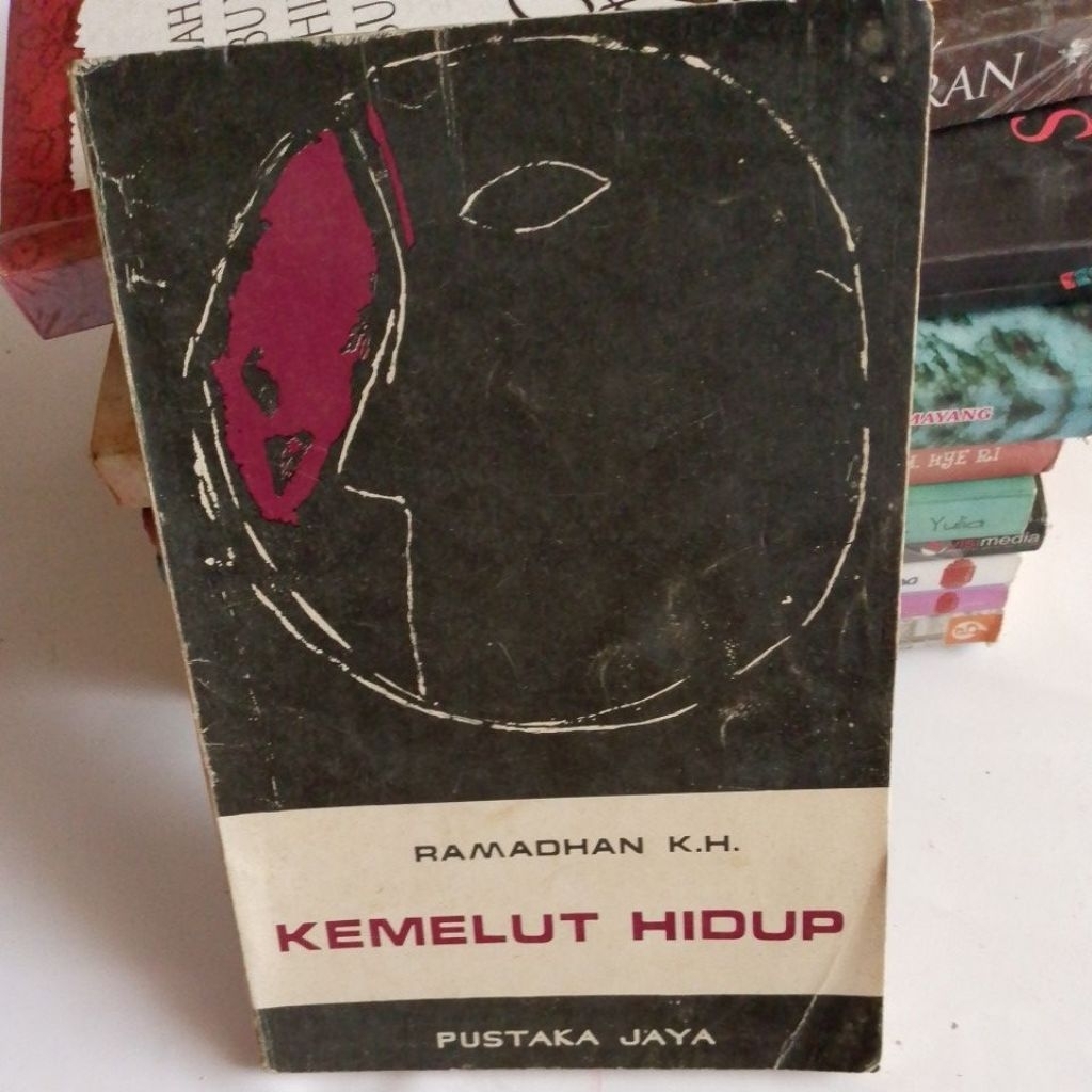 BUKU KEMELUT HIDUP BY RAMADHAN K.H.( PUSTAKA JAYA)