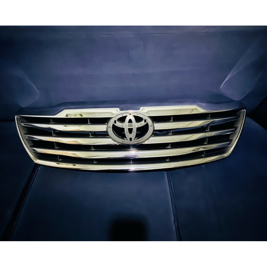 gril depan fortuner vnt 2013 original