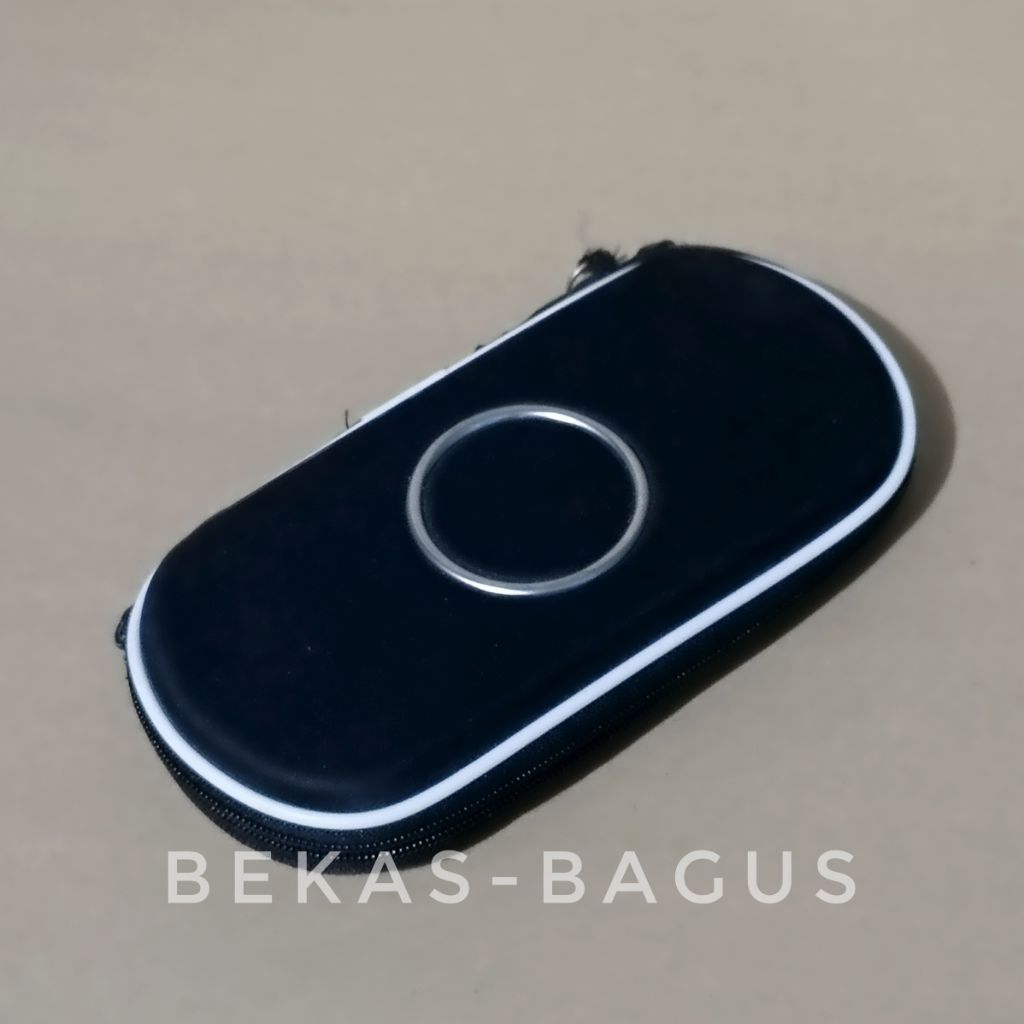 Preloved - Tas Tempat Sony PSP, Penyimpanan Hard Case Konsol Game Sony PSP Kondisi Seken
