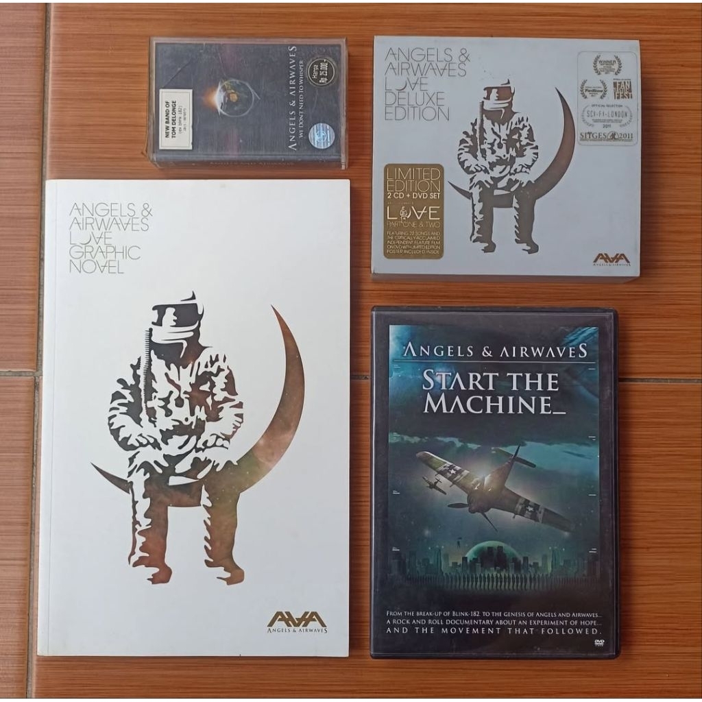 paketan rilisa Angels and Airwaves dvd, novel, kaset
