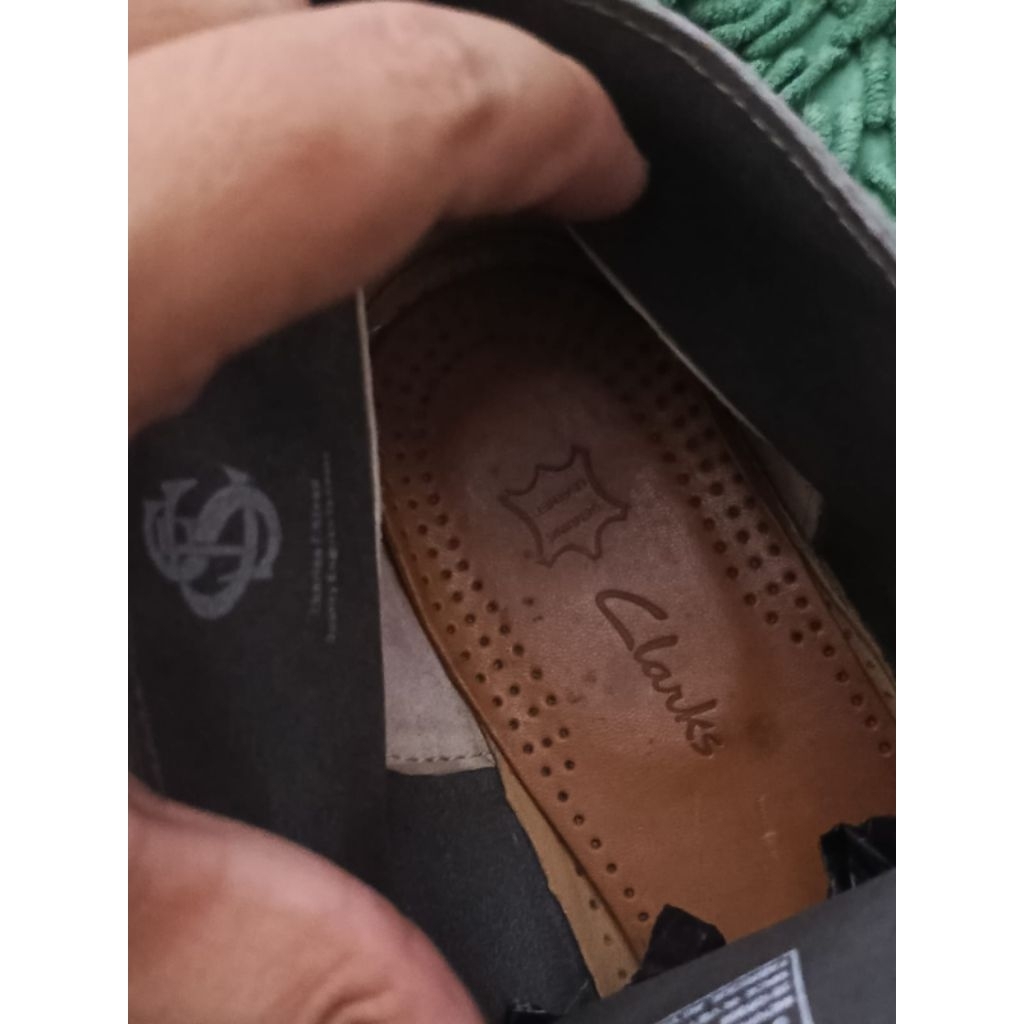 sepatu clarks desert boot wolf suede size 44