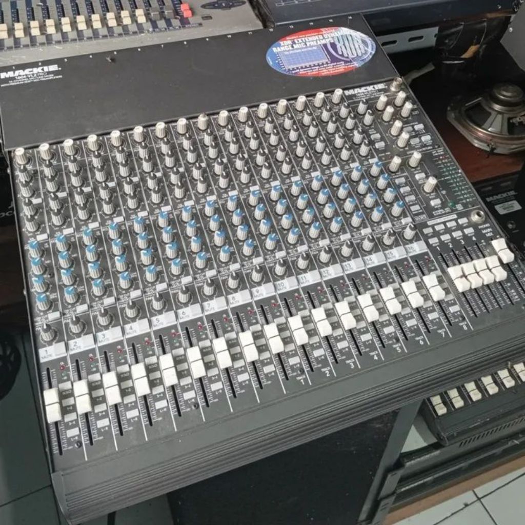Mackie vlz pro 1604 16 vlzpro mixer