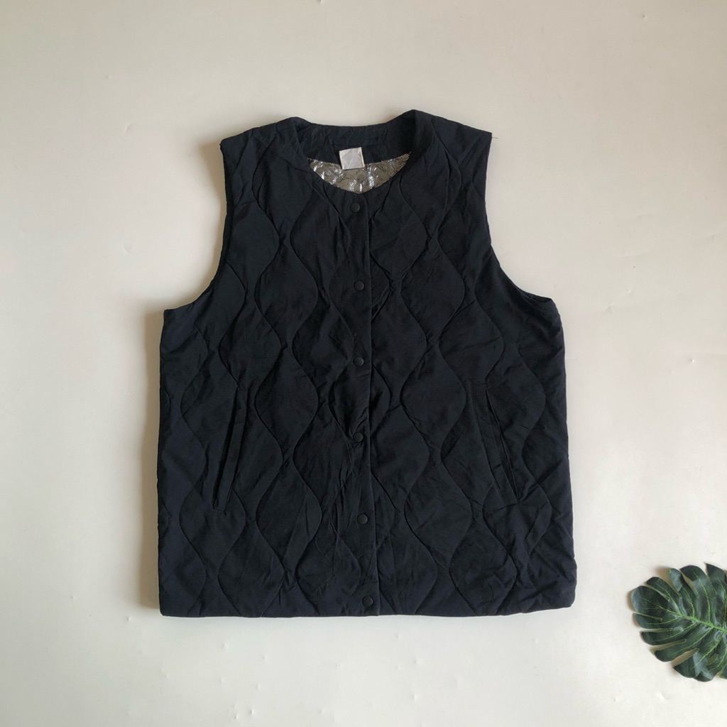Black Quilted Vest Rompi