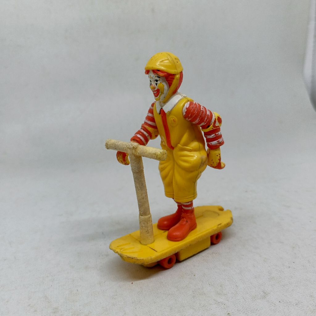 Figure Ronald Mcd Naik Scooter