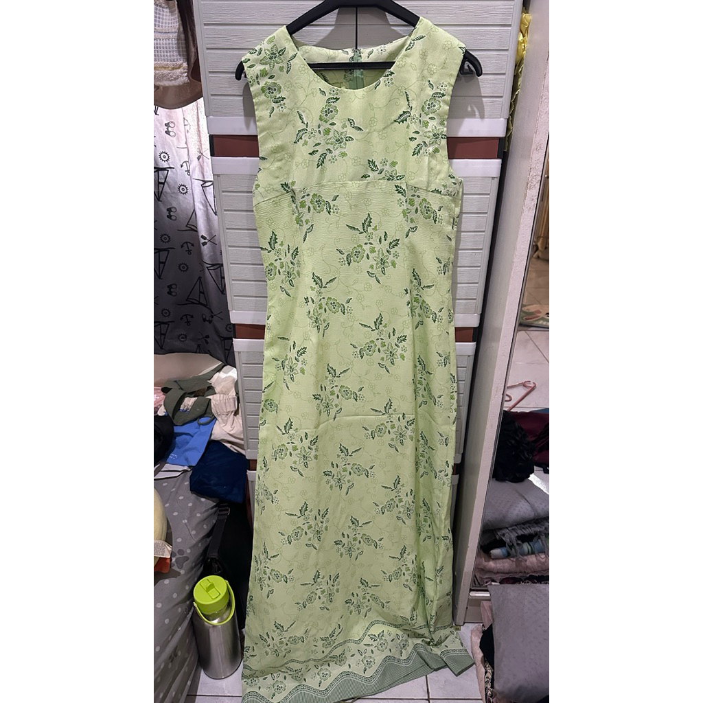 Super long dress batik hijau muda