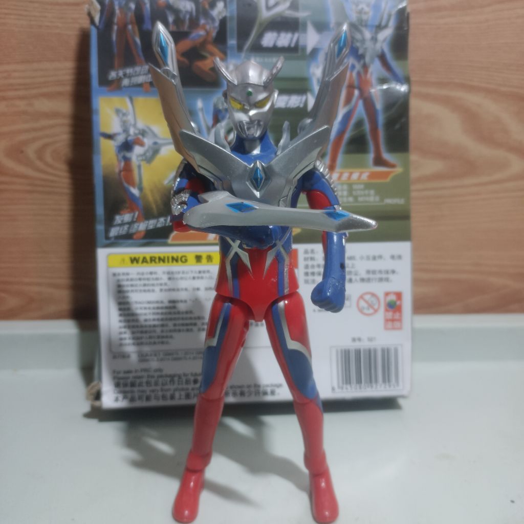 mainan shf Ultraman zero