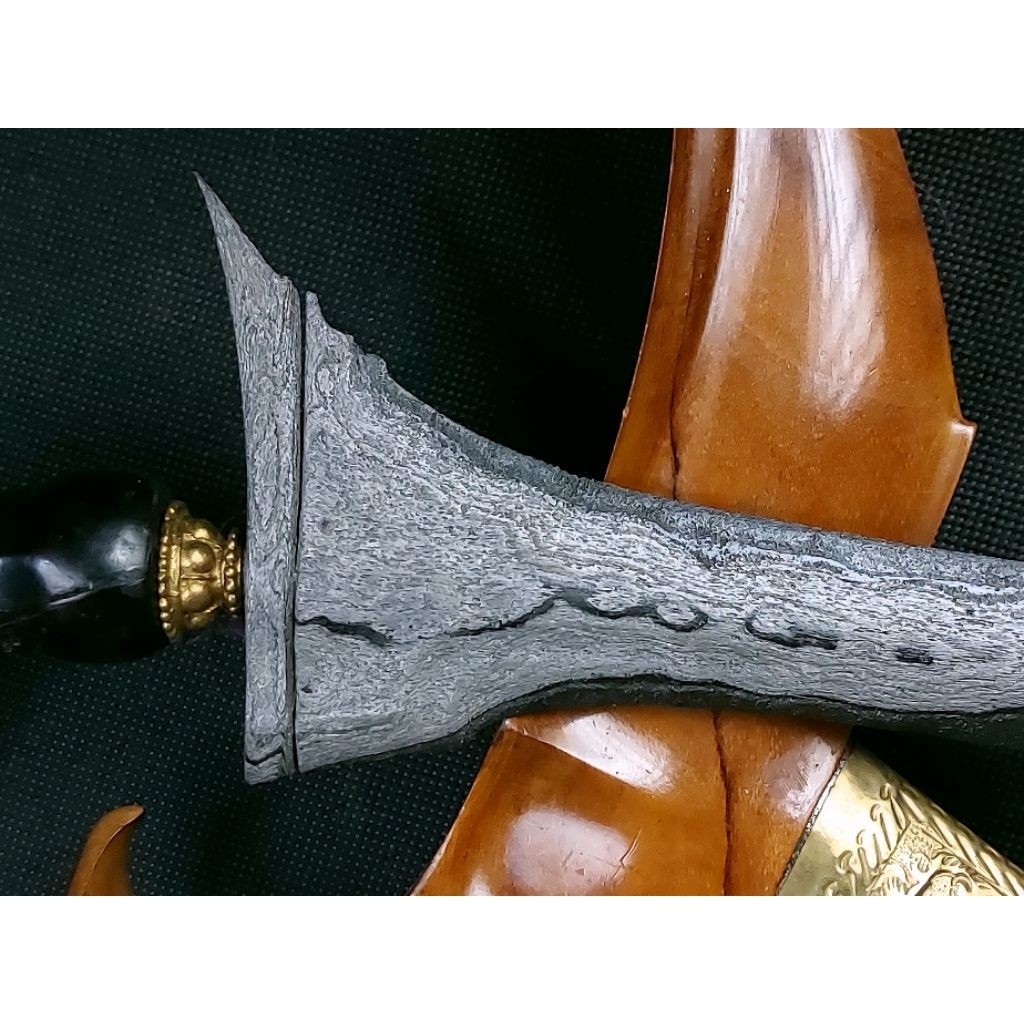 Pusaka keris Jalak Tilam sari, pamor pendaringan kebak wahyu tumurun, est era PB3, empu Brojoguno 2.