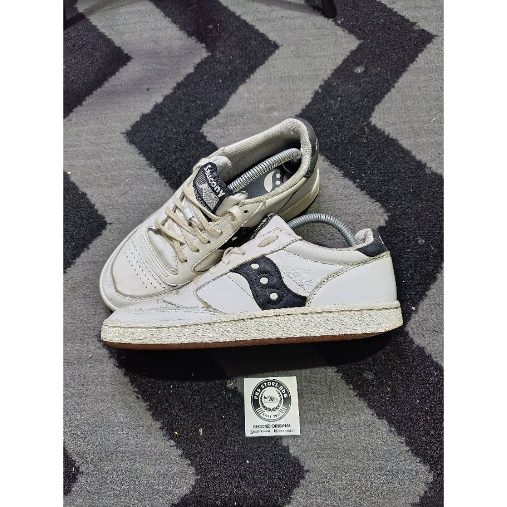 sepatu saucony jazz court second original size 38.5