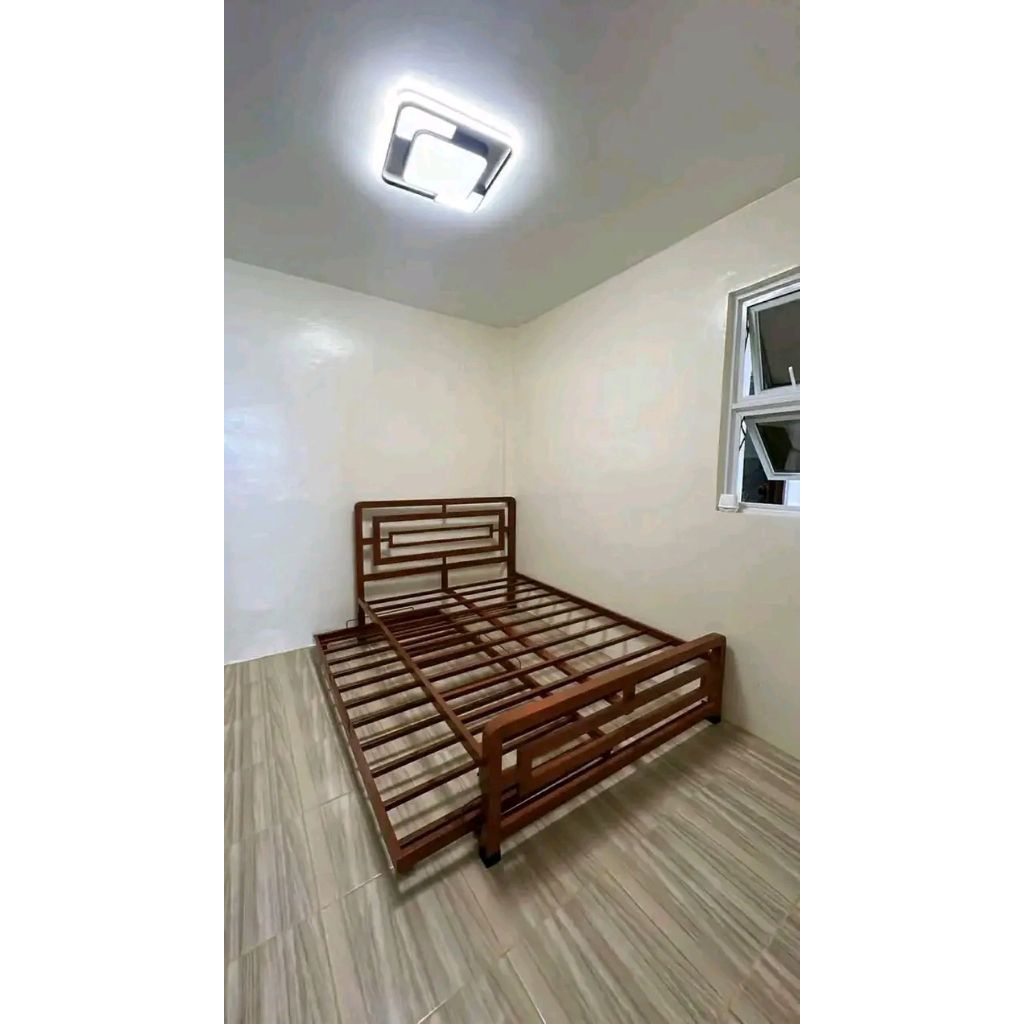 Dipan ranjang besi minimalis