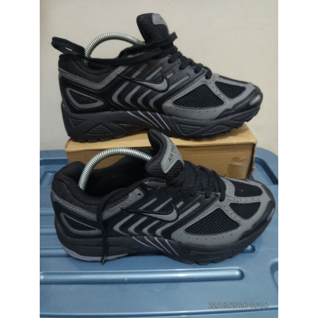 sepatu second outdoor merk NIKE AIR PEG size 42 insole 26.5