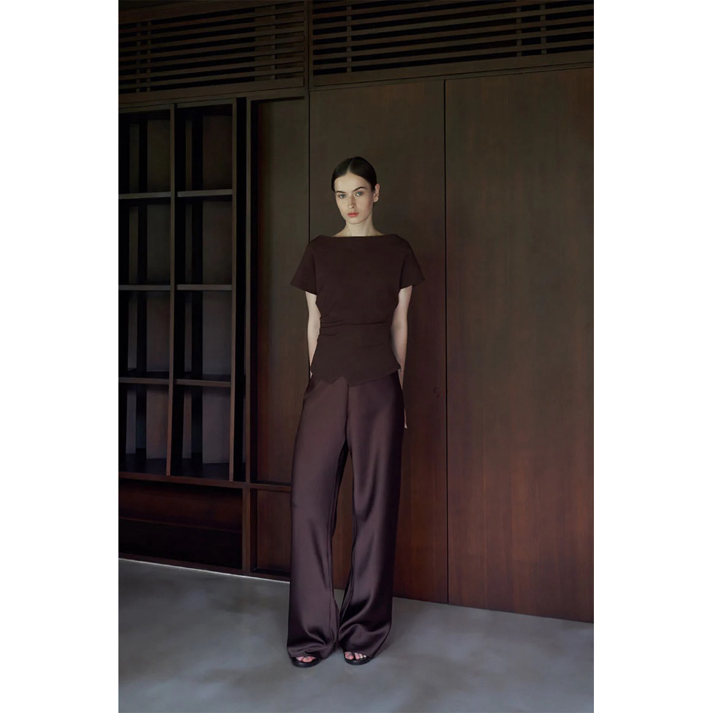 BNWT DUMA TAN PANTS  CEDAR SIZE M