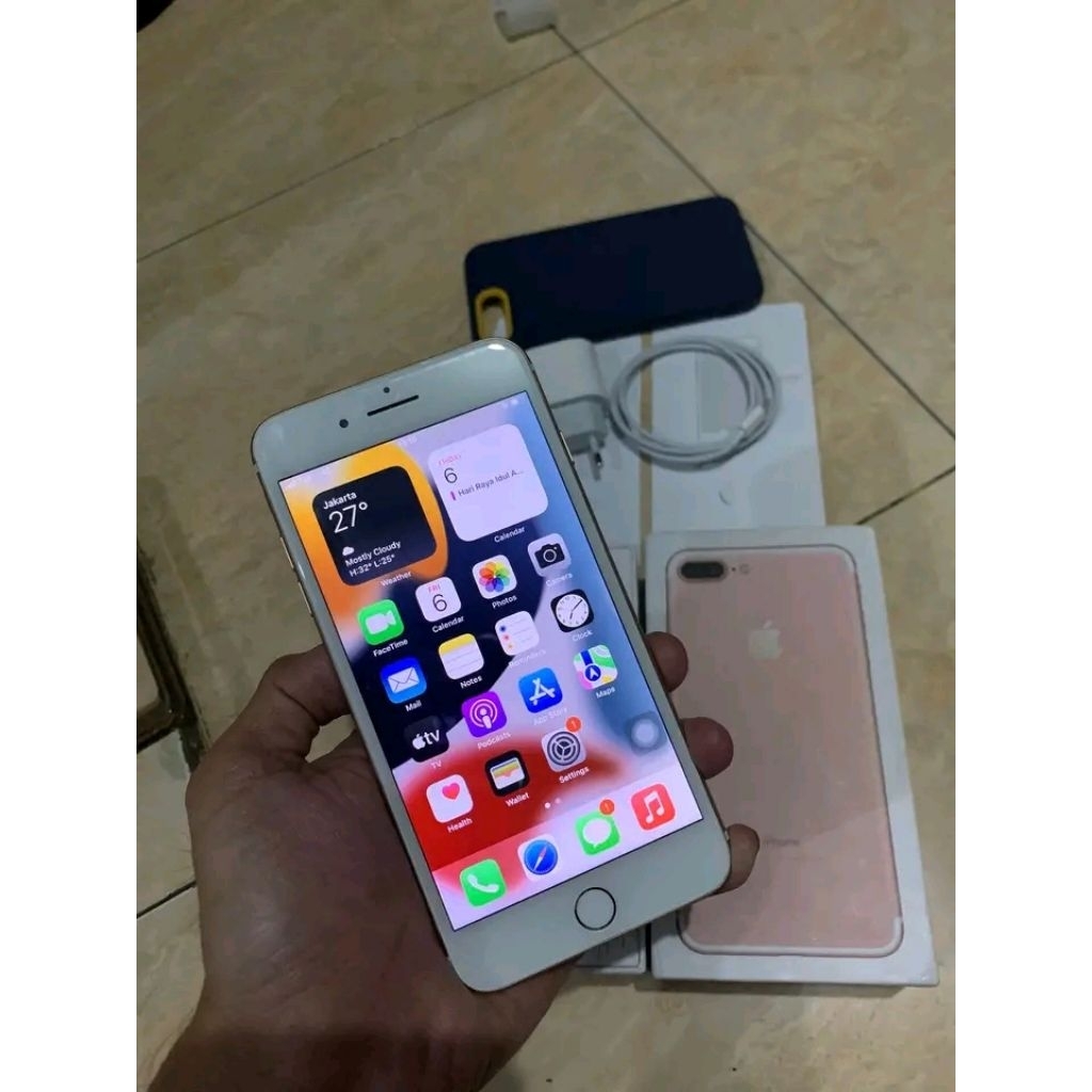 Iphone 7+ rose gold 32 gb second berkualitas
