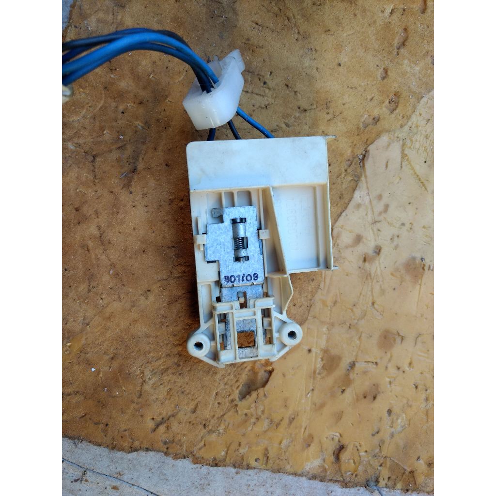 Door Lock swit switch Pengunci Pintu Mesin Cuci LUX Clasic Front Load WH262 WH 262 Kapasitas 6.1kg