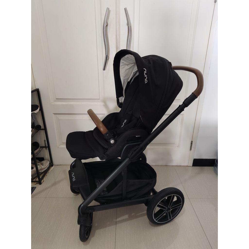 Preloved Stroller Nuna Mixx Next + Bassinet