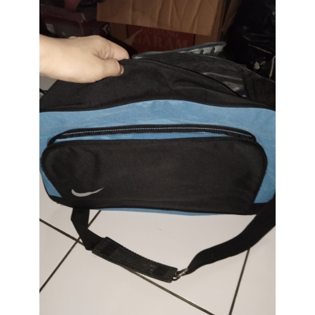Preloved Tas Minggat Nike Biru Hitam